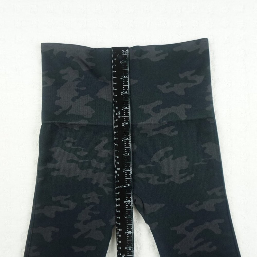 Spanx Leggings Womens Small Gray Camo Look At Me Now Seamless Cropped Gym Ladies - Picture 6 of 9